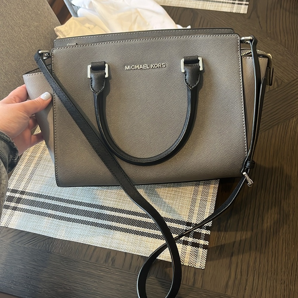 Michael Kors Grey & Black Medium Selma Crossbody